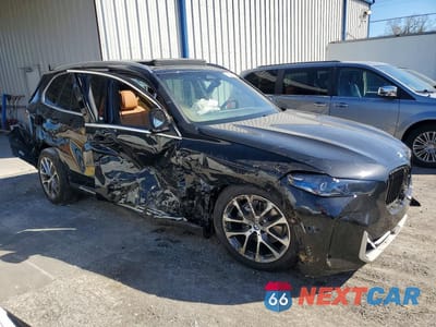 Czwarte zdjęcie samochodu z boku: 2025 BMW X5 XDRIVE40I VIN:5UX23EU0XS9Z93298 - miniatura