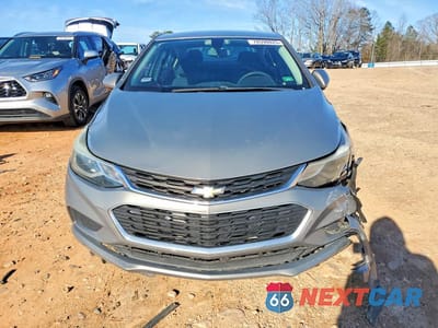 Piąte zdjęcie samochodu w środku: 2017 CHEVROLET CRUZE LT VIN:1G1BE5SMXH7236612 - miniatura