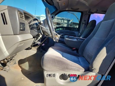 Zdjęcie 7 z 11 samochodu: 2002 FORD F350 SRW SUPER DUTY VIN:1FTSW31S92EB03545 - miniatura