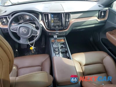 Zdjęcie 8 z 13 samochodu: 2021 VOLVO XC60 T5 MOMENTUM VIN:YV4102DK6M1723599 - miniatura