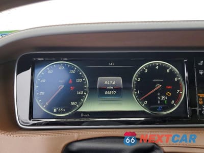 Zdjęcie 9 z 12 samochodu: 2016 MERCEDES-BENZ S MERCEDES-MAYBACH S600 VIN:WDDUX7GB6GA259812 - miniatura