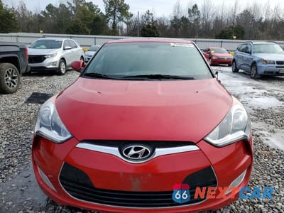 Piąte zdjęcie samochodu w środku: 2017 HYUNDAI VELOSTER VALUE EDITION VIN:KMHTC6ADXHU321763 - miniatura