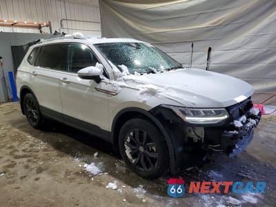 Czwarte zdjęcie samochodu z boku: 2024 VOLKSWAGEN TIGUAN SE VIN:3VVMB7AX0RM116164 - miniatura