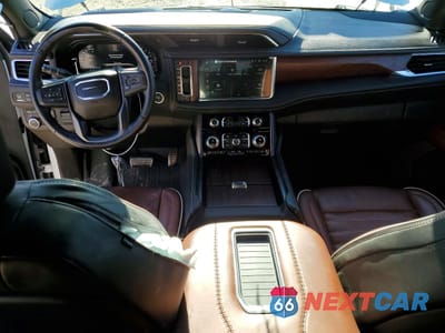 Zdjęcie 8 z 13 samochodu: 2023 GMC YUKON XL DENALI ULTIMATE VIN:1GKS2KKT7PR427885 - miniatura