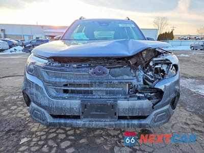 Piąte zdjęcie samochodu w środku: 2025 SUBARU FORESTER VIN:JF2SLDAC2SH548135 - miniatura