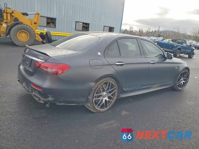 Trzecie zdjęcie samochodu z tyłu: 2023 MERCEDES-BENZ E 63 AMG-S 4MATIC VIN:W1KZF8KB5PB144764 - miniatura