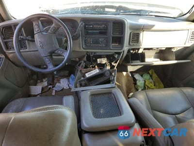 Zdjęcie 8 z 12 samochodu: 2004 CHEVROLET SILVERADO 3500 FLATBED TRUCK VIN:1GCJK33264F190810 - miniatura