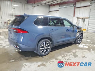 Trzecie zdjęcie samochodu z tyłu: 2024 TOYOTA GRAND HIGHLANDER HYBRID MAX LIMITED VIN:5TDADAB55RS005275 - miniatura