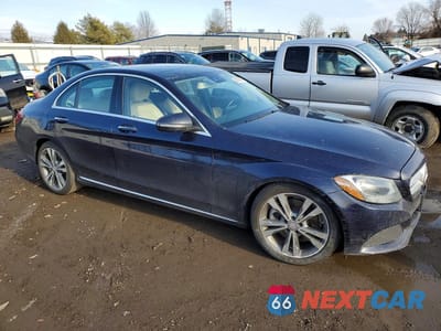 Czwarte zdjęcie samochodu z boku: 2016 MERCEDES-BENZ C 300 VIN:WDDWF4JB8GR140387 - miniatura