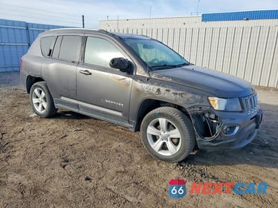 Czwarte zdjęcie samochodu z boku: 2017 JEEP COMPASS SPORT VIN:1C4NJDAB7HD197411 - miniatura