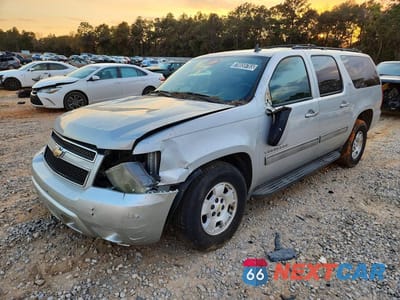2011 CHEVROLET SUBURBAN C1500 LT 1GNSCJE02BR331988 - główne zdjęcie licytacji z USA - miniatura
