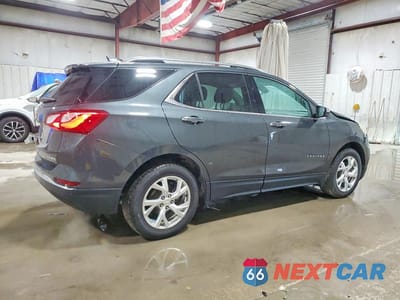 Trzecie zdjęcie samochodu z tyłu: 2020 CHEVROLET EQUINOX PREMIER VIN:3GNAXNEV7LS648506 - miniatura