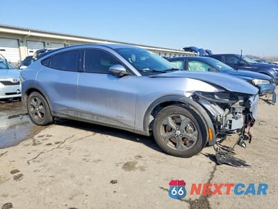 Czwarte zdjęcie samochodu z boku: 2022 FORD MUSTANG MACH-E SELECT VIN:3FMTK1RM8NMA07829 - miniatura