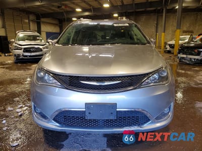 Piąte zdjęcie samochodu w środku: 2017 CHRYSLER PACIFICA LIMITED VIN:2C4RC1GGXHR669790 - miniatura