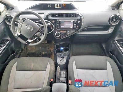 Zdjęcie 8 z 13 samochodu: 2018 TOYOTA PRIUS C TWO VIN:JTDKDTB33J1616504 - miniatura