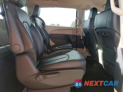 Zdjęcie 11 z 14 samochodu: 2024 CHRYSLER PACIFICA HYBRID SELECT VIN:2C4RC1S77RR126924 - miniatura