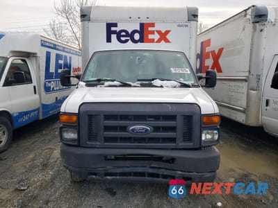 Piąte zdjęcie samochodu w środku: 2015 FORD E350 BOX TRUCK VIN:1FDWE3FS0FDA24561 - miniatura