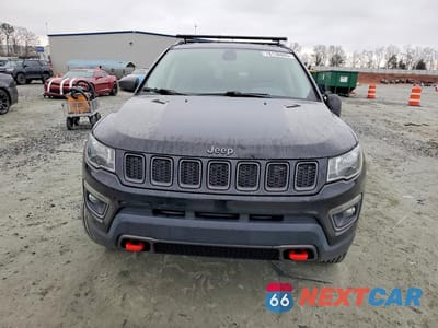 Piąte zdjęcie samochodu w środku: 2019 JEEP COMPASS VIN:3C4NJDDB8KT712896 - miniatura