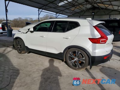 Drugie zdjęcie samochodu z przodu: 2022 VOLVO XC40 T5 INSCRIPTION VIN:YV4162UL0N2653729 - miniatura