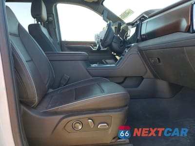 Zdjęcie 7 z 12 samochodu: 2025 GMC SIERRA K3500 DENALI VIN:1GT4UWEY7SF223692 - miniatura