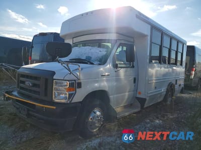 2025 FORD ECONOLINE E350 SUPER DUTY CUTAWAY VAN 1FDEE3FN8SDD15115 - główne zdjęcie licytacji z USA - miniatura