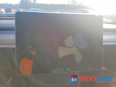 Zdjęcie 9 z 13 samochodu: 2022 TESLA MODEL Y VIN:7SAYGDEE3NF461716 - miniatura