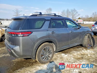 Trzecie zdjęcie samochodu z tyłu: 2025 NISSAN PATHFINDER SV VIN:5N1DR3BC2SC243385 - miniatura