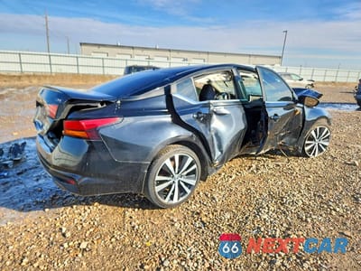 Trzecie zdjęcie samochodu z tyłu: 2019 NISSAN ALTIMA SR VIN:1N4BL4CW4KN318741 - miniatura