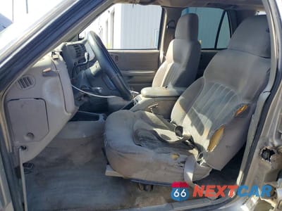 Zdjęcie 7 z 12 samochodu: 2004 CHEVROLET BLAZER VIN:1GNCS13X24K157696 - miniatura