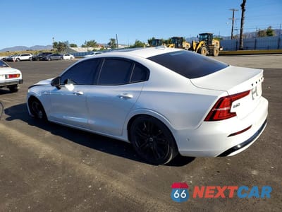 Drugie zdjęcie samochodu z przodu: 2024 VOLVO S60 ULTIMATE VIN:7JRH60FJ8RG293945 - miniatura