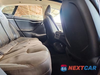 Zdjęcie 10 z 12 samochodu: 2013 TESLA MODEL S VIN:5YJSA1AG7DFP13525 - miniatura