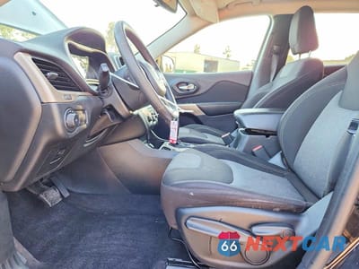 Zdjęcie 7 z 13 samochodu: 2018 JEEP CHEROKEE LATITUDE VIN:1C4PJLCB9JD538829 - miniatura