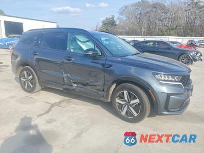 Czwarte zdjęcie samochodu z boku: 2022 KIA SORENTO S VIN:5XYRL4LC3NG122476 - miniatura