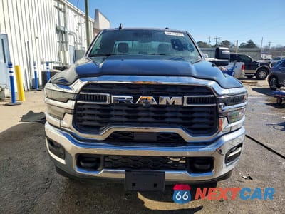Piąte zdjęcie samochodu w środku: 2026 RAM 2500 BIG HORN VIN:3C6UR5DJ1TG199297 - miniatura