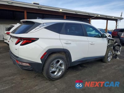 Trzecie zdjęcie samochodu z tyłu: 2024 HYUNDAI TUCSON SEL VIN:5NMJBCDE3RH361001 - miniatura