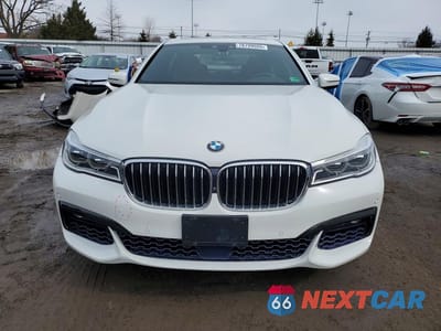Piąte zdjęcie samochodu w środku: 2017 BMW 750 XI VIN:WBA7F2C52HG422139 - miniatura