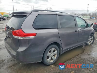 Trzecie zdjęcie samochodu z tyłu: 2011 TOYOTA SIENNA LE VIN:5TDKK3DC5BS072465 - miniatura