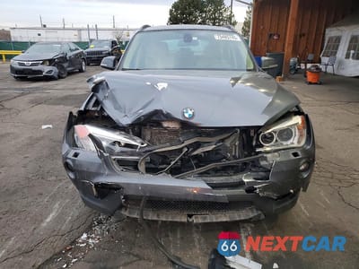 Piąte zdjęcie samochodu w środku: 2014 BMW X1 XDRIVE35I VIN:WBAVM5C52EVV91423 - miniatura