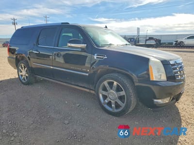 Czwarte zdjęcie samochodu z boku: 2009 CADILLAC ESCALADE ESV LUXURY VIN:1GYFK26229R200549 - miniatura
