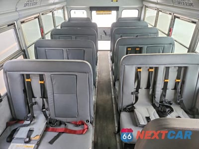 Zdjęcie 6 z 10 samochodu: 2011 GMC SAVANA CUT - school bus VIN:1GD675BG1B1174097 - miniatura