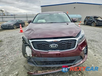 Piąte zdjęcie samochodu w środku: 2019 KIA SORENTO L VIN:5XYPG4A33KG551532 - miniatura