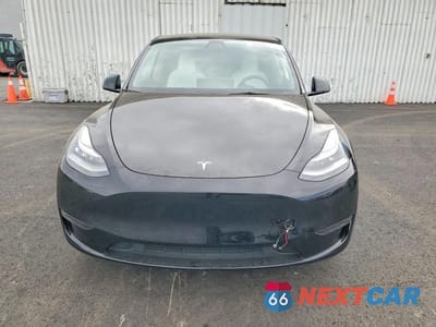 Piąte zdjęcie samochodu w środku: 2022 TESLA MODEL Y VIN:7SAYGDEE7NF417881 - miniatura