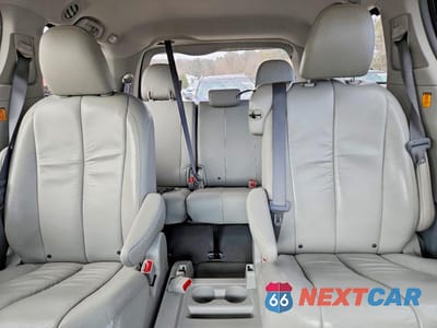 Zdjęcie 10 z 13 samochodu: 2011 TOYOTA SIENNA XLE 8-PASSENGER VIN:5TDYK3DC5BS072542 - miniatura