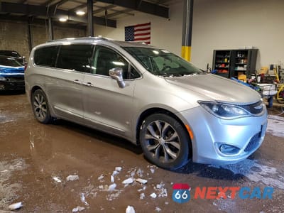 Czwarte zdjęcie samochodu z boku: 2017 CHRYSLER PACIFICA LIMITED VIN:2C4RC1GGXHR669790 - miniatura