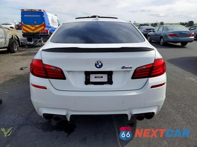 Zdjęcie 6 z 13 samochodu: 2013 BMW Motorrad M5 VIN:WBSFV9C58DC773304 - miniatura