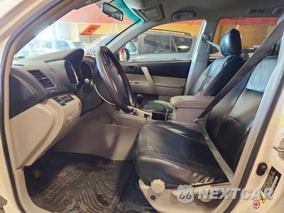 Zdjęcie 11 z 22 samochodu: 2011 TOYOTA HIGHLANDER BASE VIN:5TDBK3EH9BS045019 - miniatura