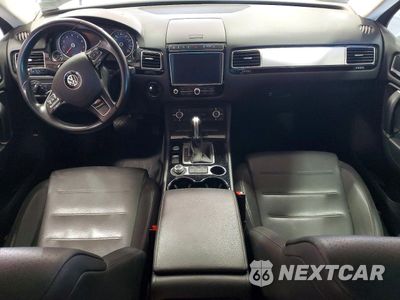 Zdjęcie 8 z 13 samochodu: 2016 VOLKSWAGEN TOUAREG SPORT VIN:WVGEF9BP3GD012239 - miniatura