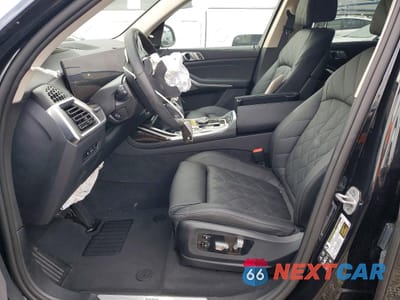 Zdjęcie 7 z 14 samochodu: 2025 BMW X7 XDRIVE40I VIN:5UX23EM07S9Z37299 - miniatura