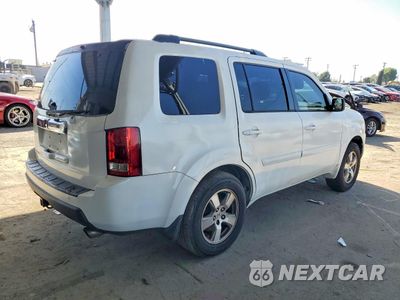 Trzecie zdjęcie samochodu z tyłu: 2013 HONDA PILOT VIN:5FNYF38529B000910 - miniatura