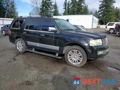 Czwarte zdjęcie samochodu z boku: 2008 LINCOLN NAVIGATOR VIN:5LMFU285X8LJ07893 - miniatura